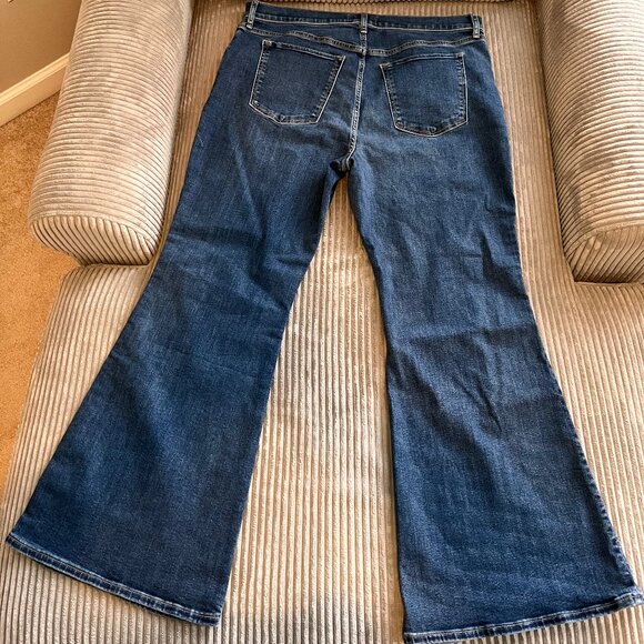 Abercrombie & Fitch Flare Jeans - Picture 2 of 4